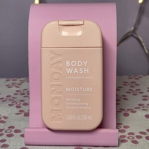 Monday Body Wash with Hyaluronic Acid